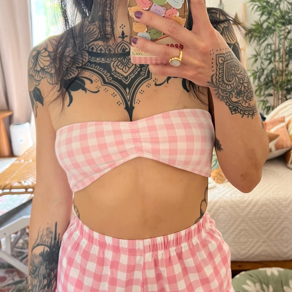 EUC Frankie’s Bikinis Jeanette bikini top in Pink Picnic Gingham - M